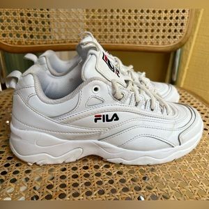 Fila Women’s Disarray Sneakers size 7.5